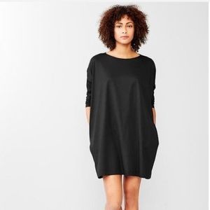 5 for $25** Flowy (wide) black gap dress